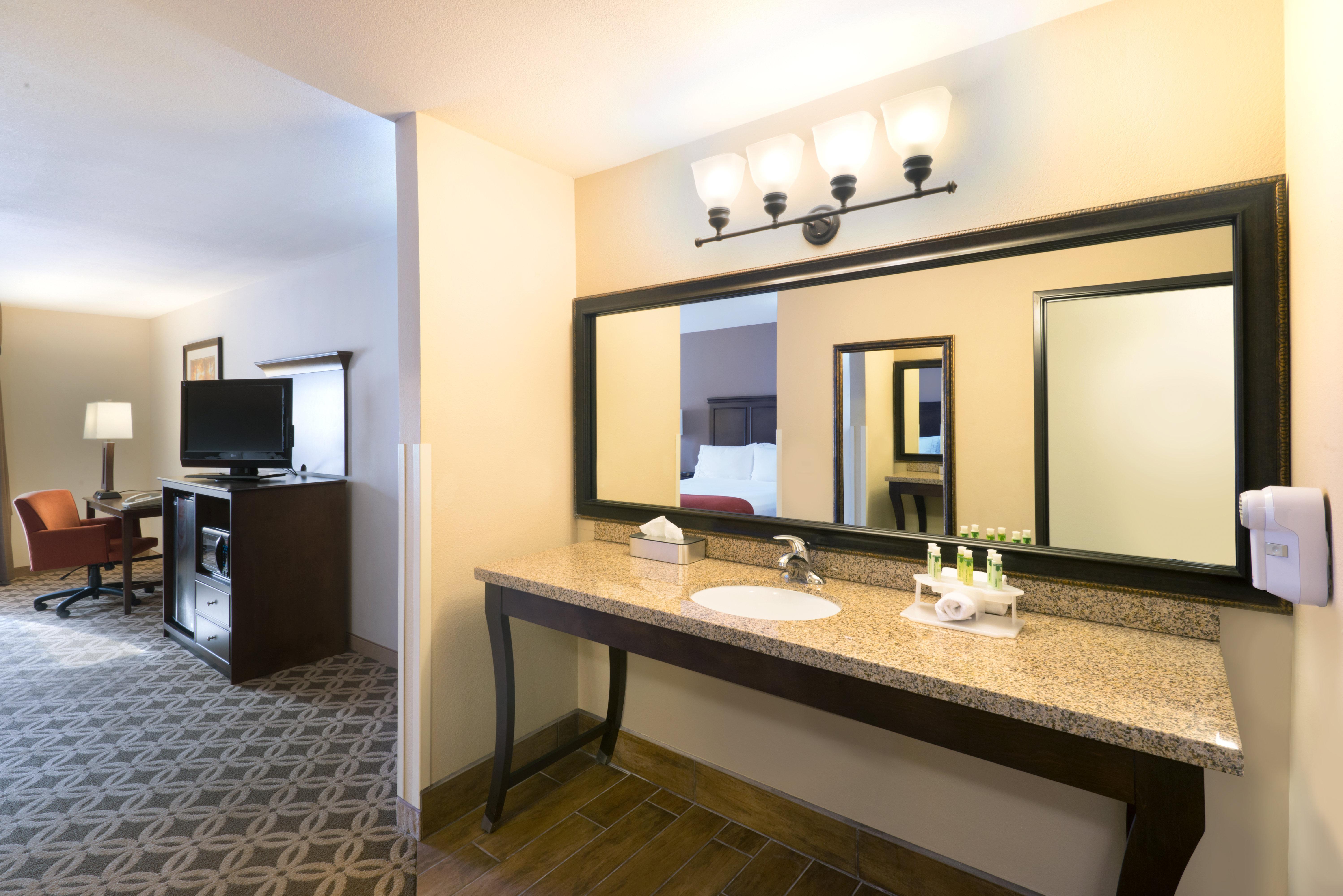 Holiday Inn Express Show Low By Ihg Luaran gambar