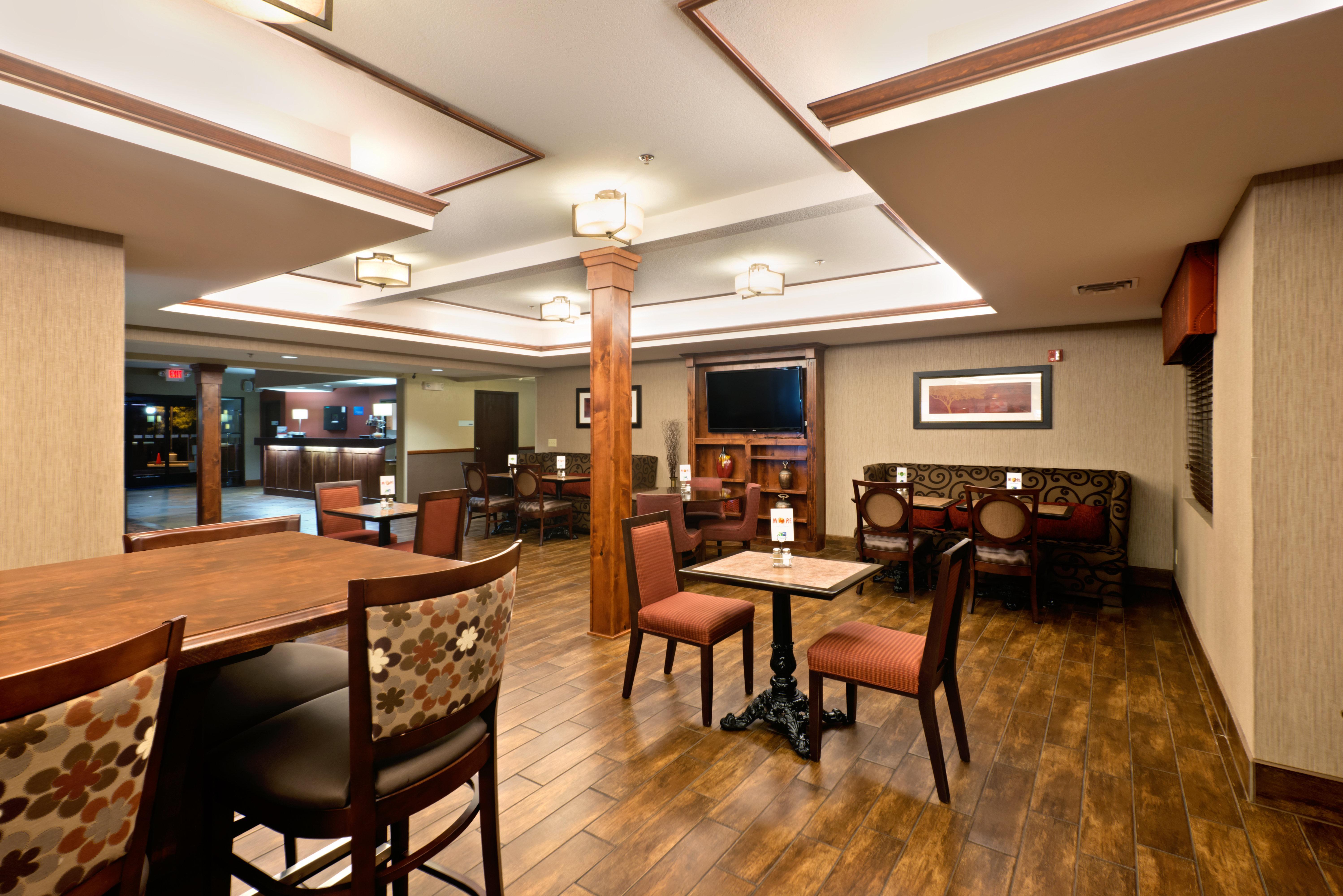 Holiday Inn Express Show Low By Ihg Luaran gambar