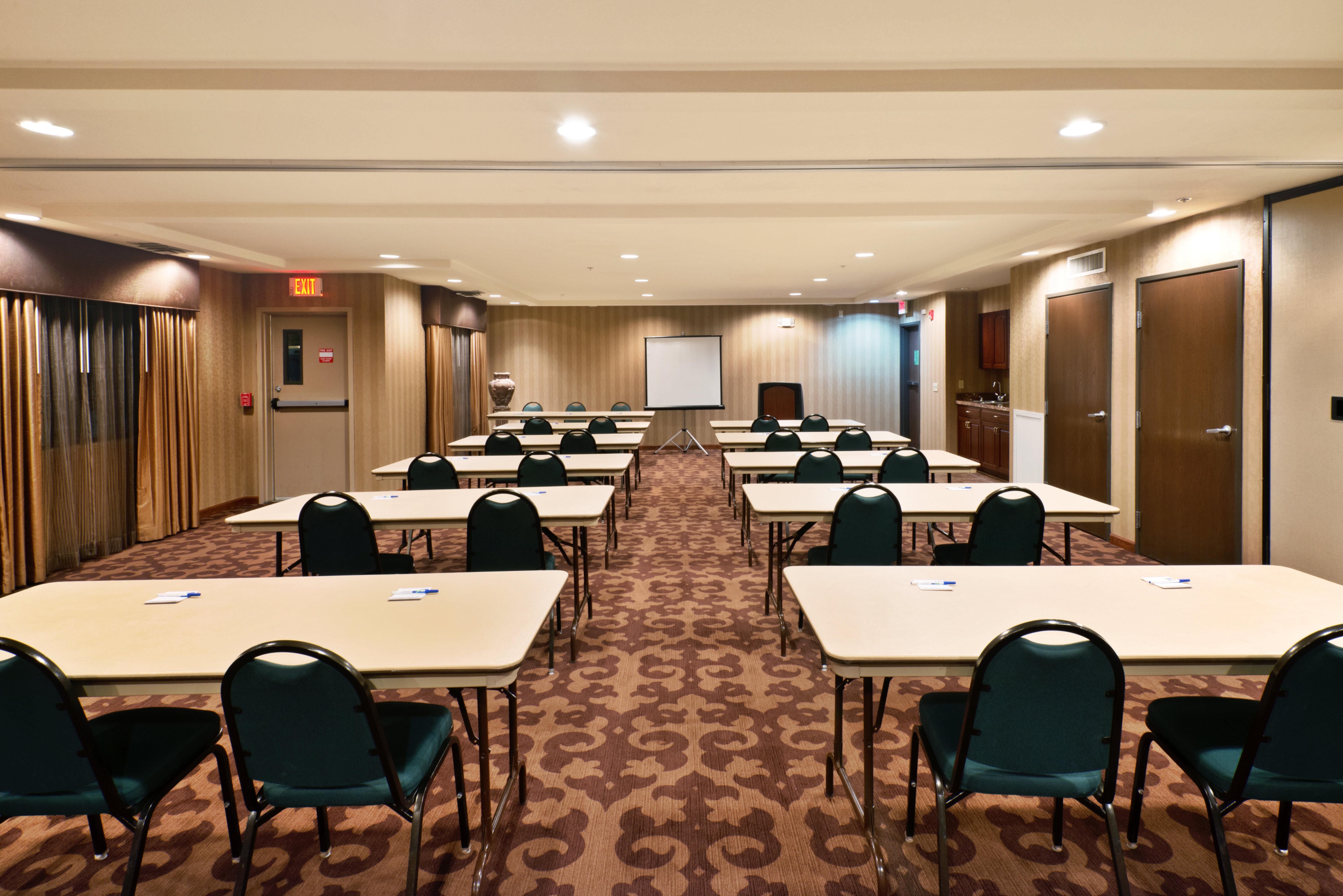 Holiday Inn Express Show Low By Ihg Luaran gambar