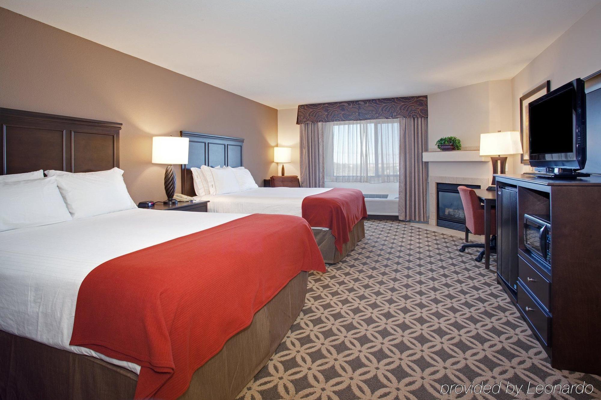 Holiday Inn Express Show Low By Ihg Luaran gambar